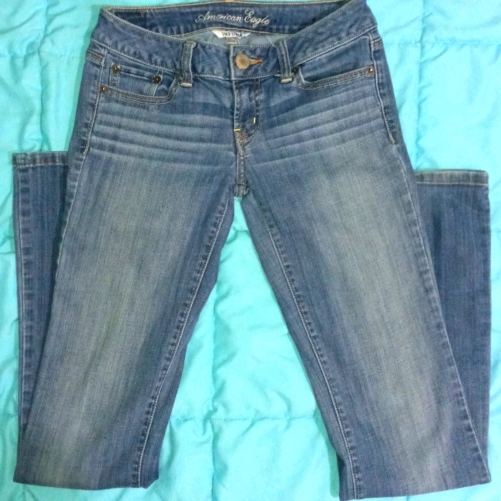 🌈 2/$20. American eagle boyfriend jeans
